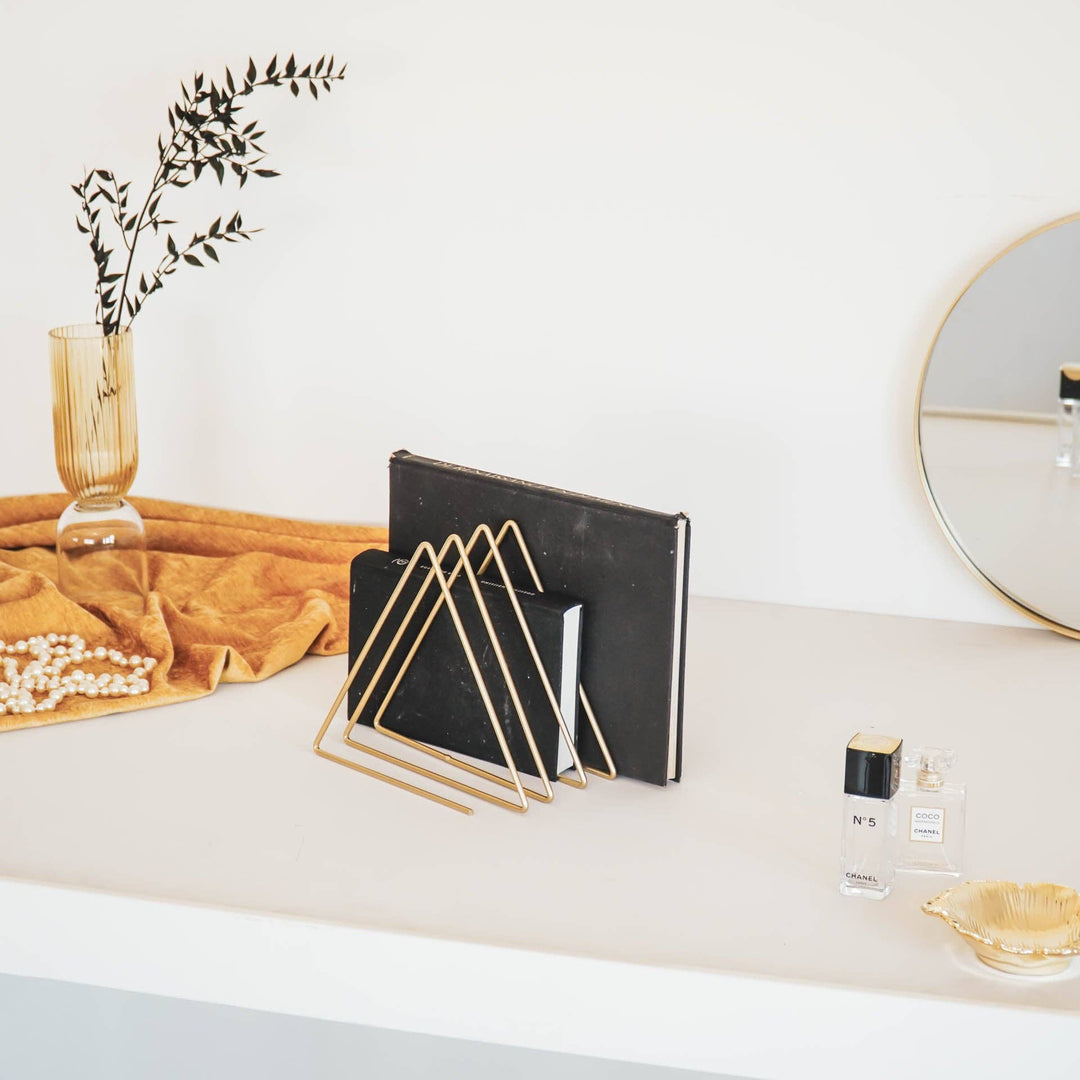 Goldener Zeitschriften-Organizer – Stilvolle Ordnung mit Glam-Faktor