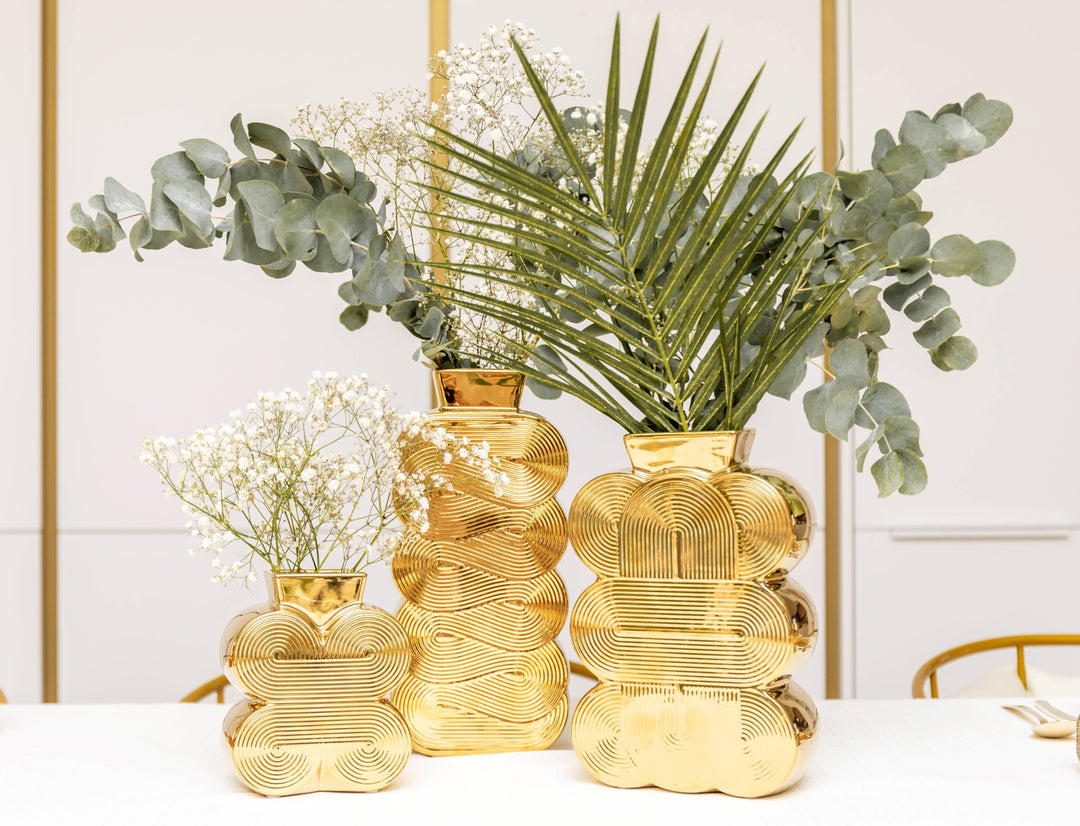 Goldene Design-Vase – Skulpturales Statement in 25 cm